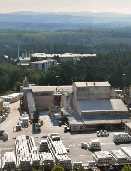 výrobní závod, vápenopískové zdivo, suché maltové směsi